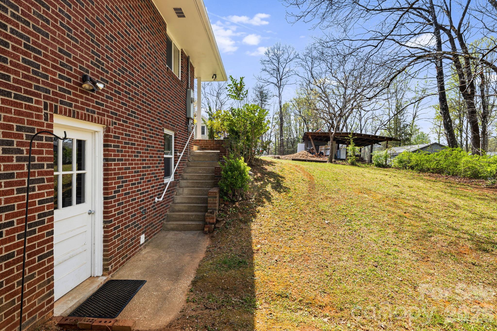194 Carolina Avenue — Brevard