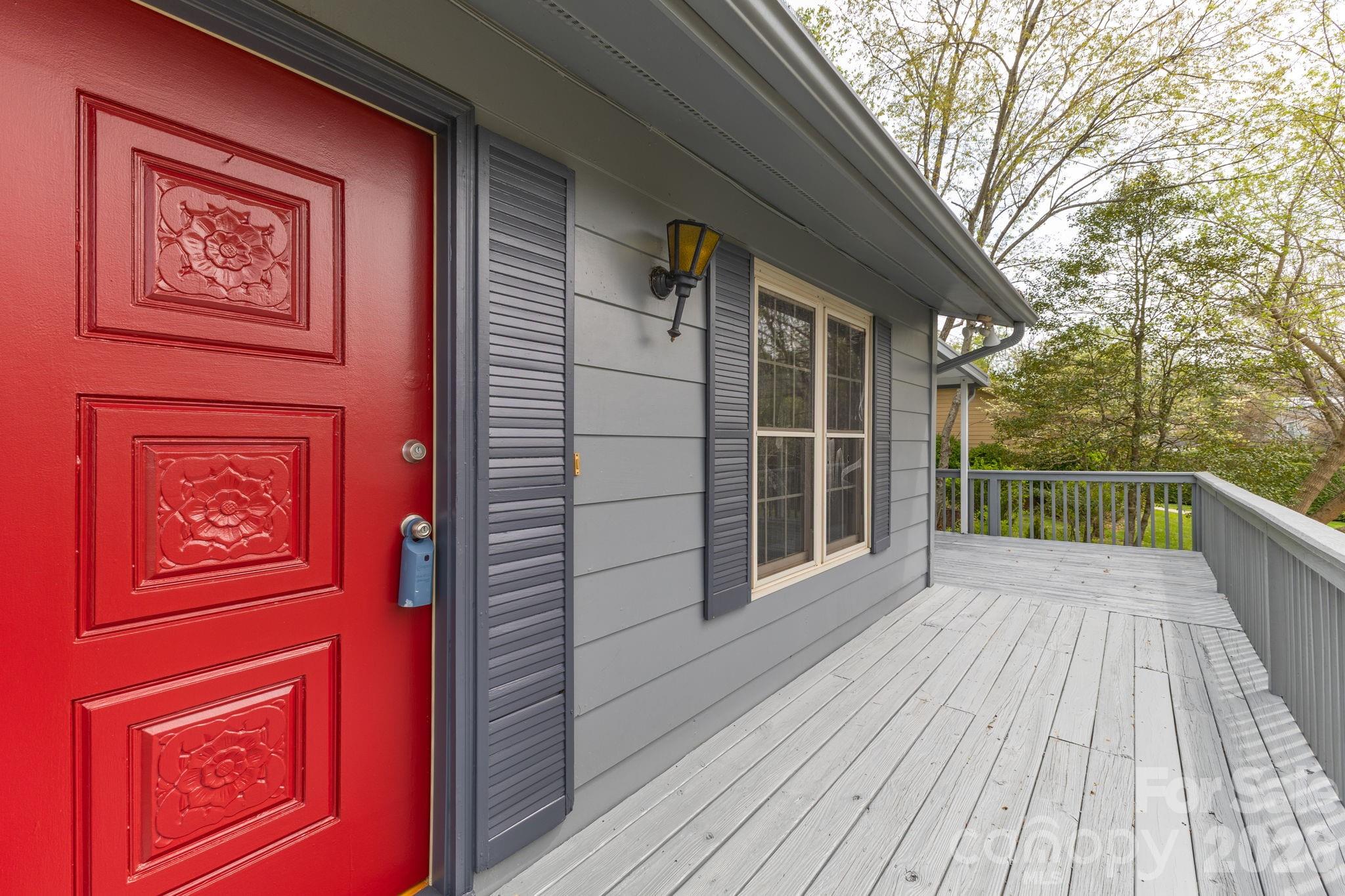 147 Elkwood Road — Asheville
