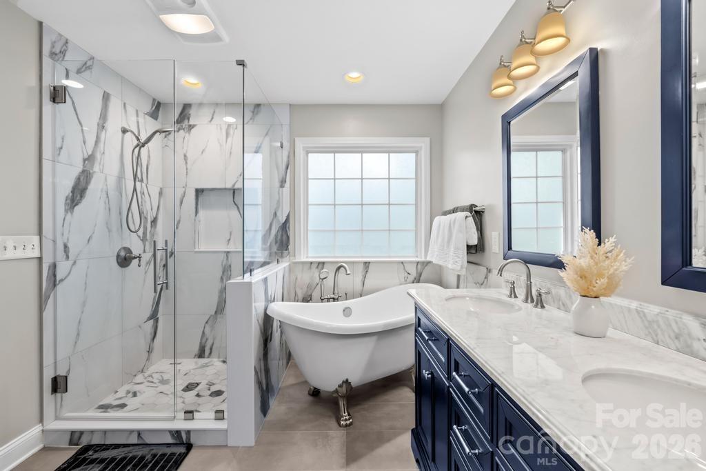 17028 Hampton Trace Road — Huntersville