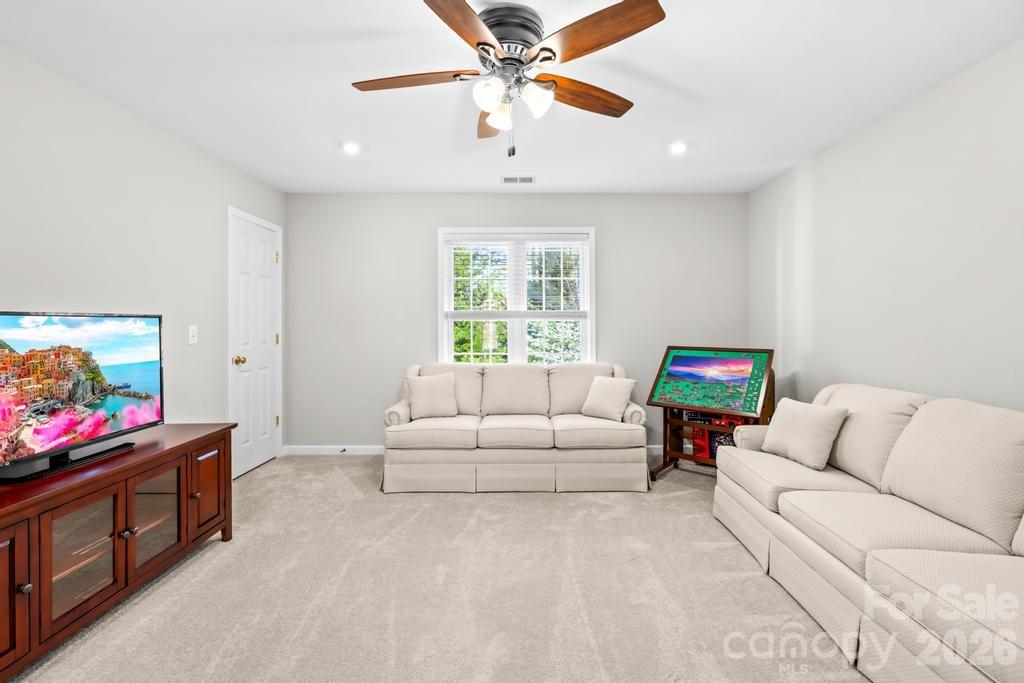 17028 Hampton Trace Road — Huntersville