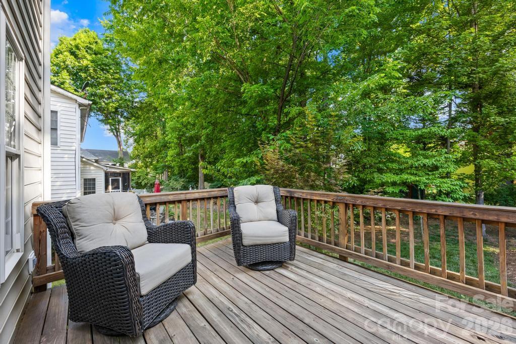 17028 Hampton Trace Road — Huntersville