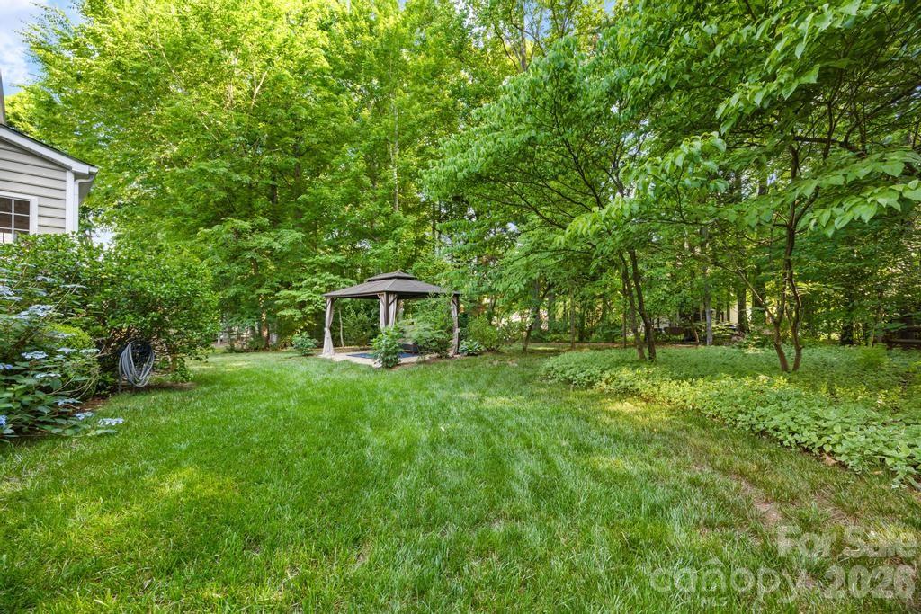 17028 Hampton Trace Road — Huntersville