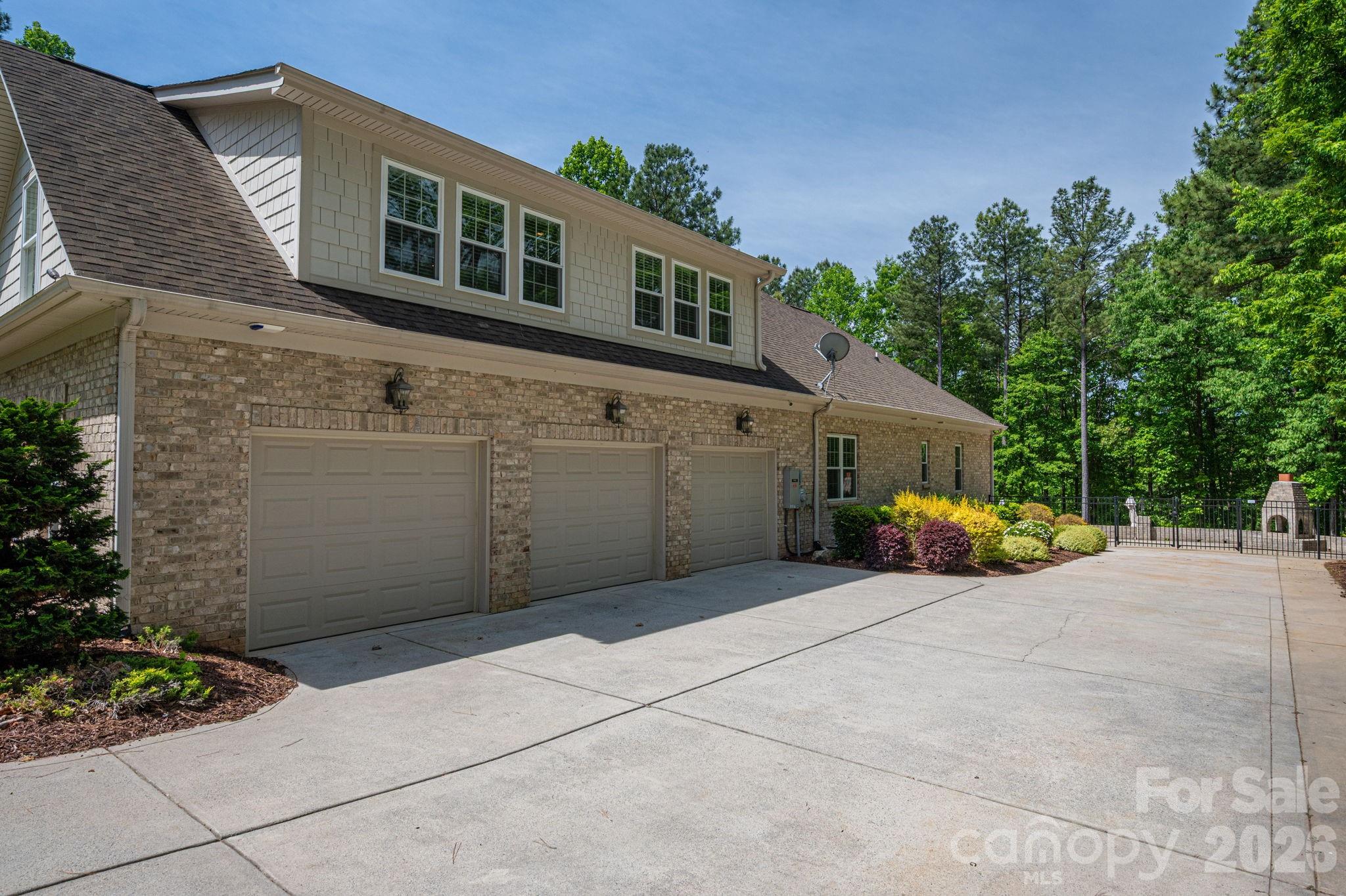 6627 Harbor Oaks Drive — Denver