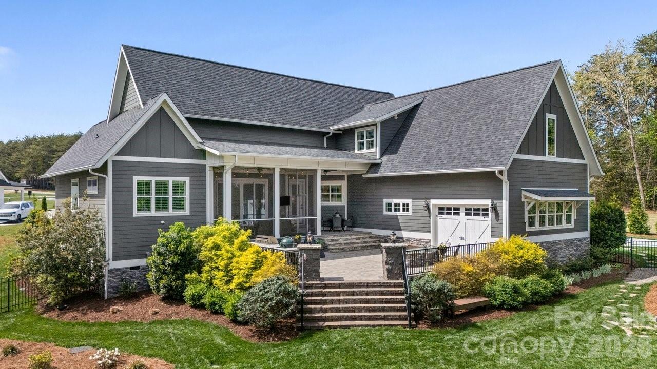 144 Mcneil Lane — Mooresville