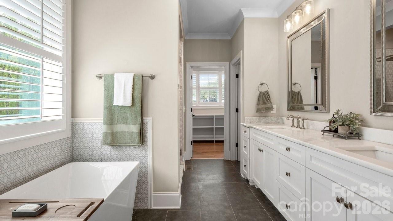 144 Mcneil Lane — Mooresville