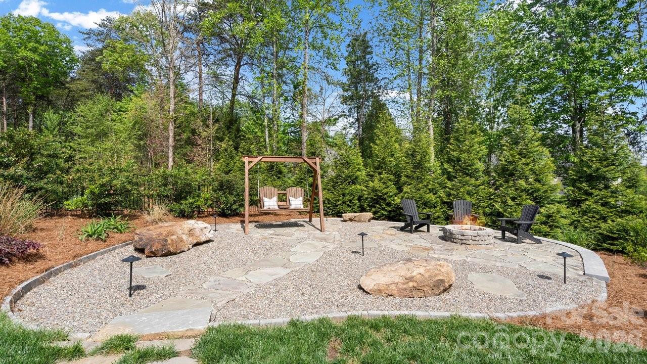 144 Mcneil Lane — Mooresville