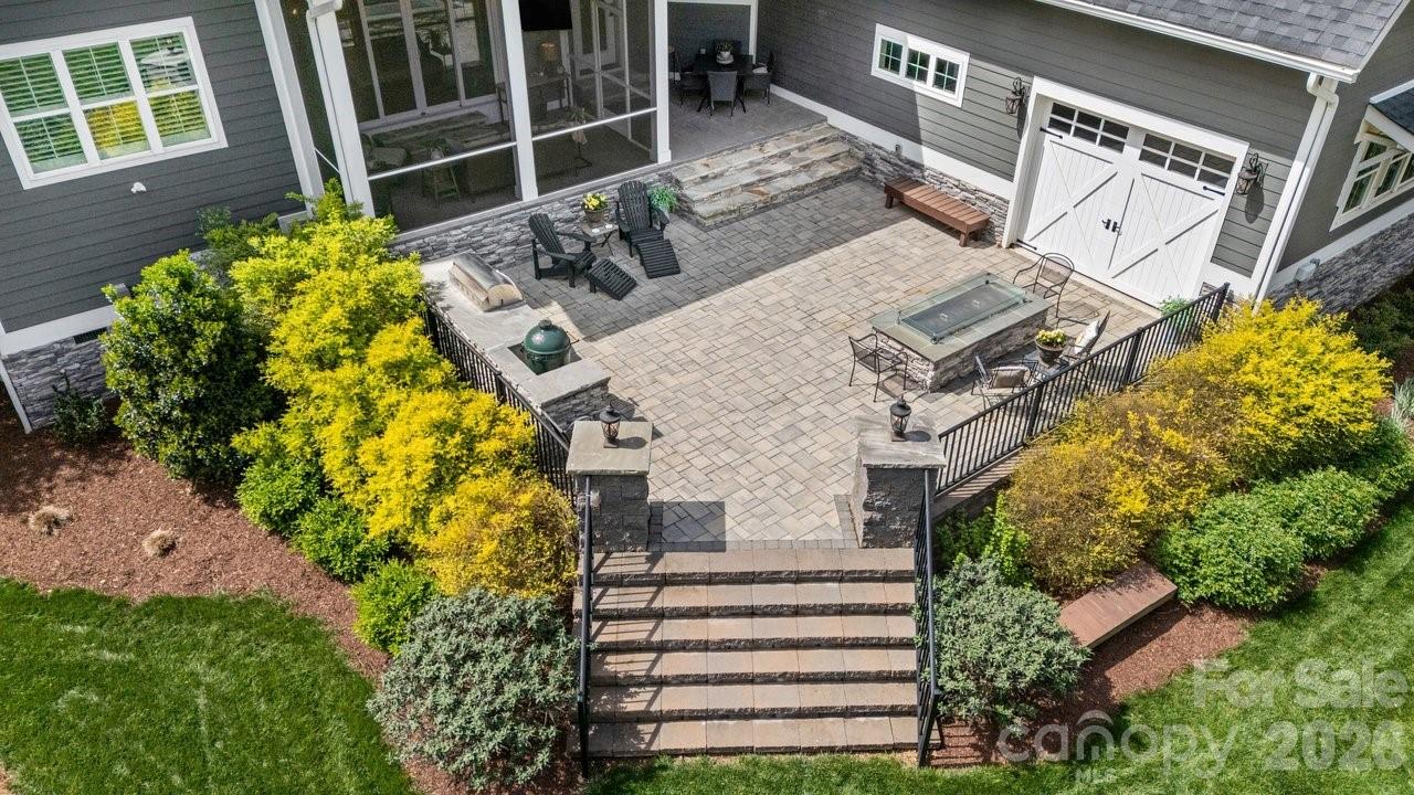 144 Mcneil Lane — Mooresville