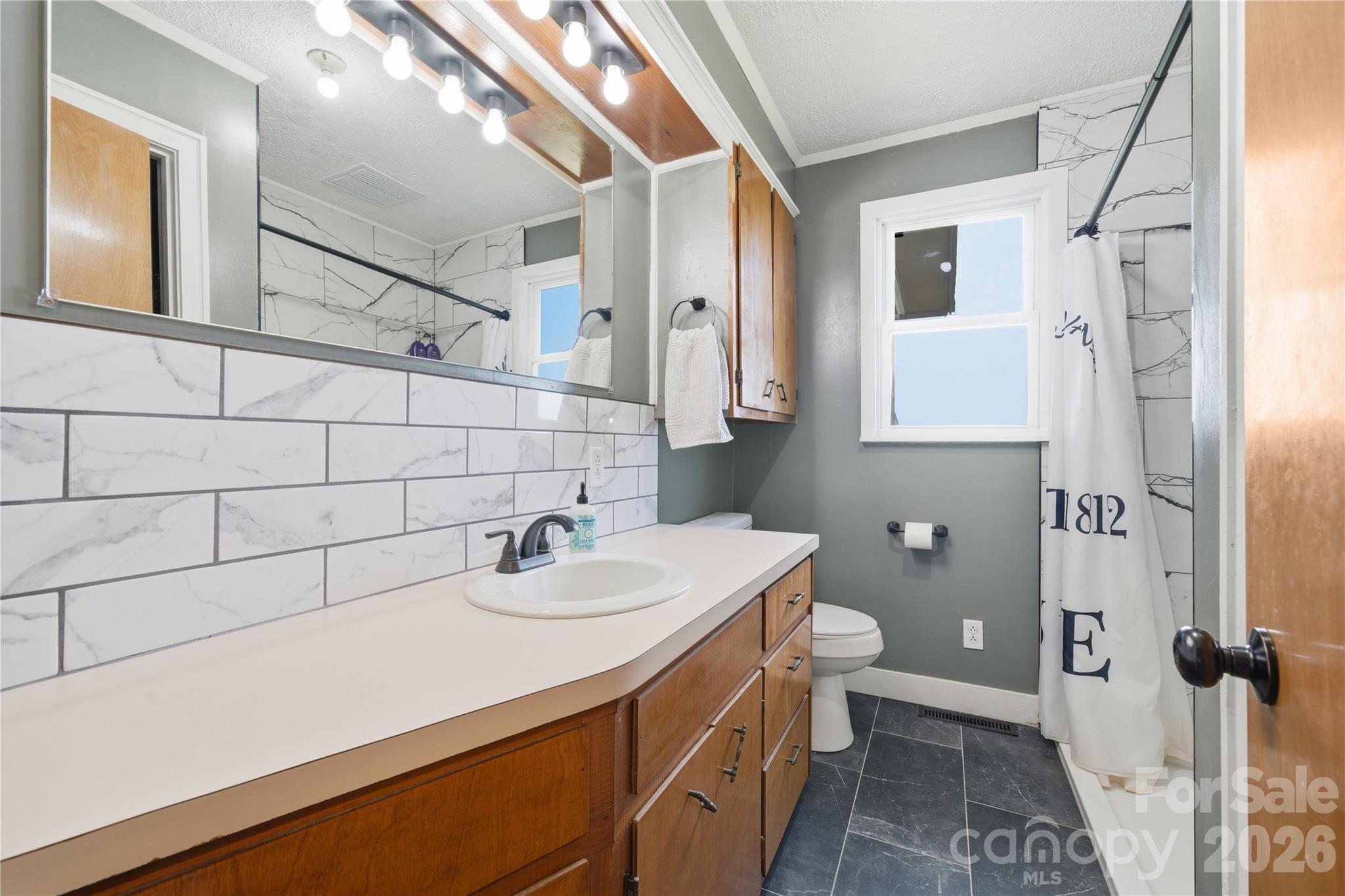 2452 Tower Road — East Bend