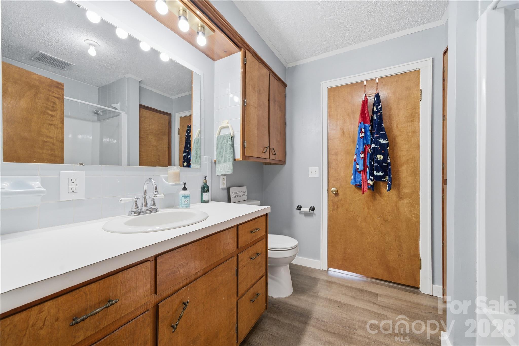 2452 Tower Road — East Bend