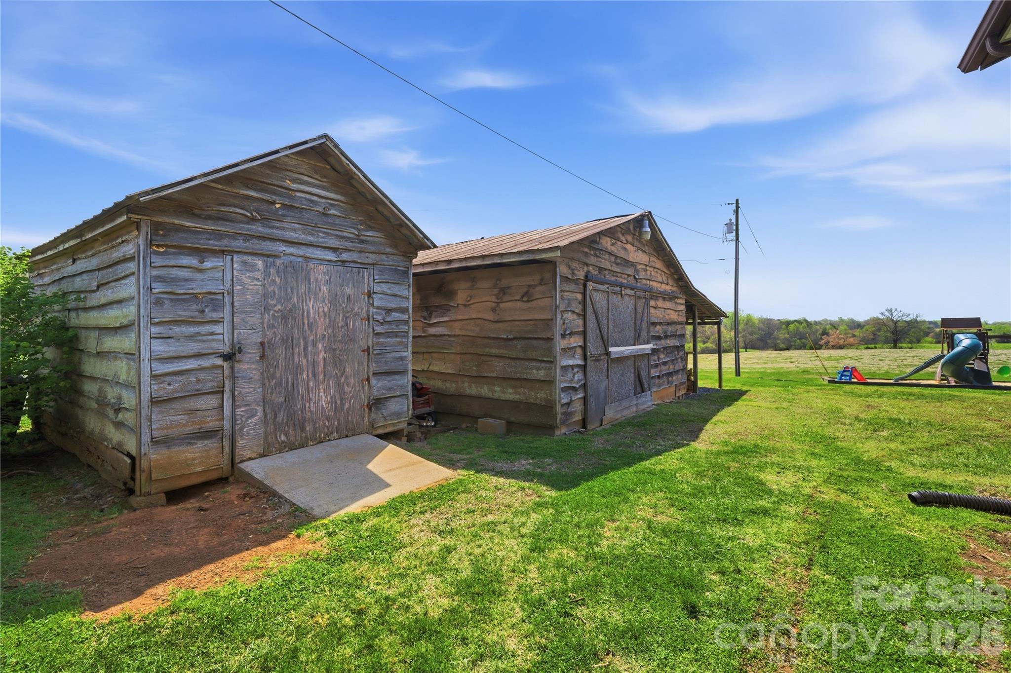 2452 Tower Road — East Bend