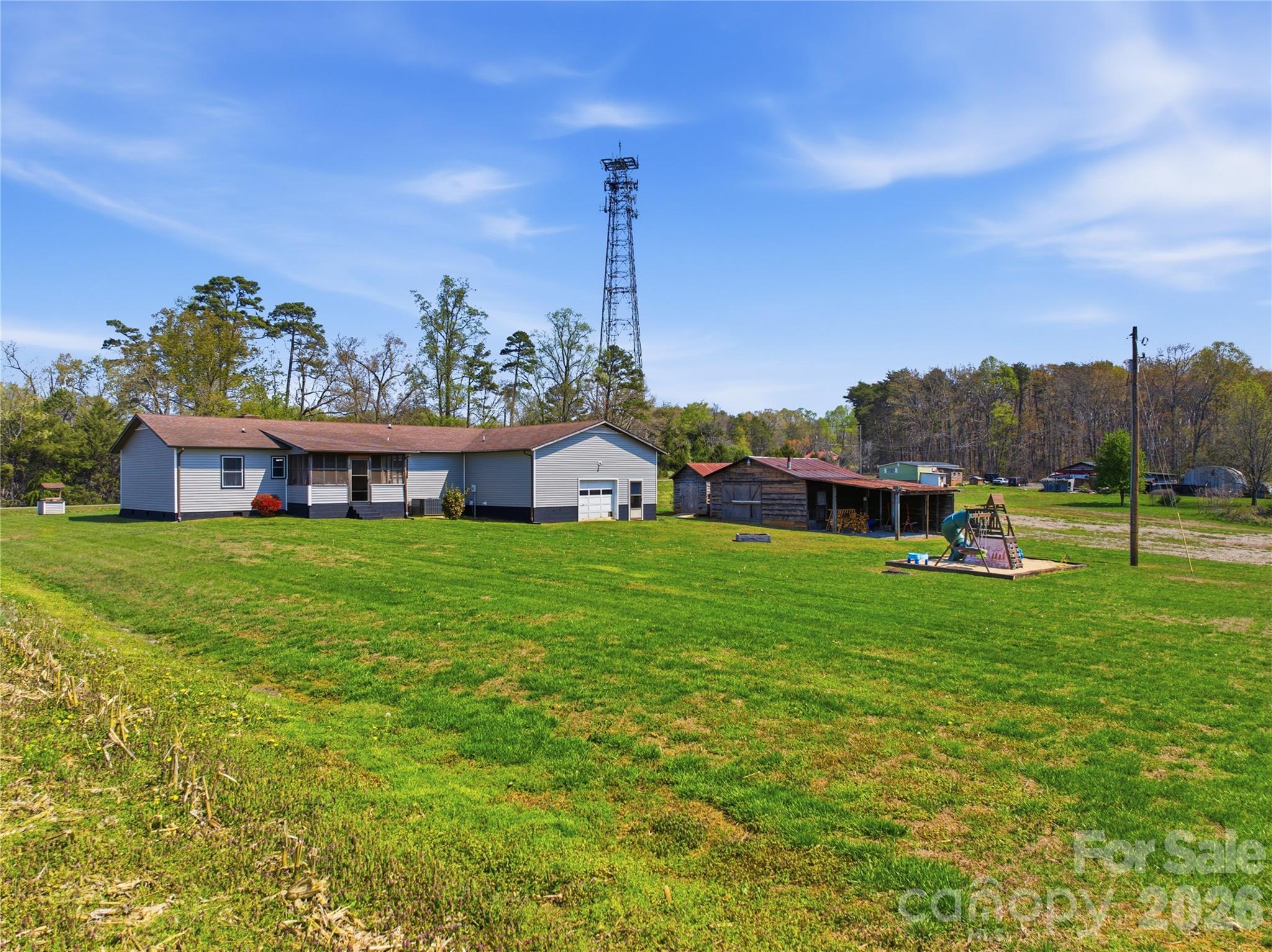 2452 Tower Road — East Bend