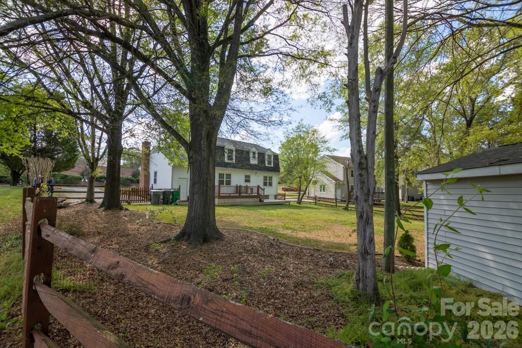 2232 Lawton Bluff Road — Charlotte