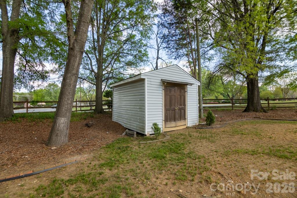 2232 Lawton Bluff Road — Charlotte