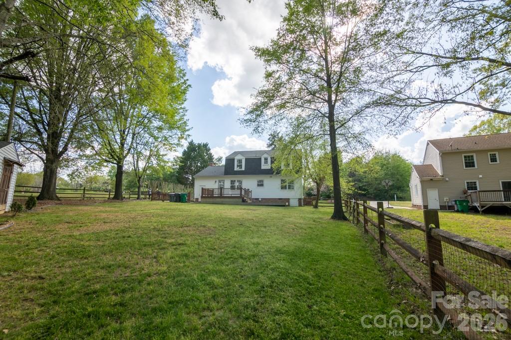 2232 Lawton Bluff Road — Charlotte