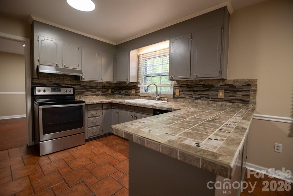 2232 Lawton Bluff Road — Charlotte