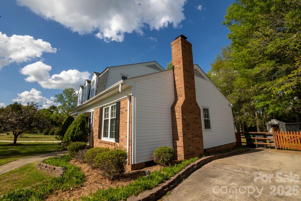 2232 Lawton Bluff Road — Charlotte