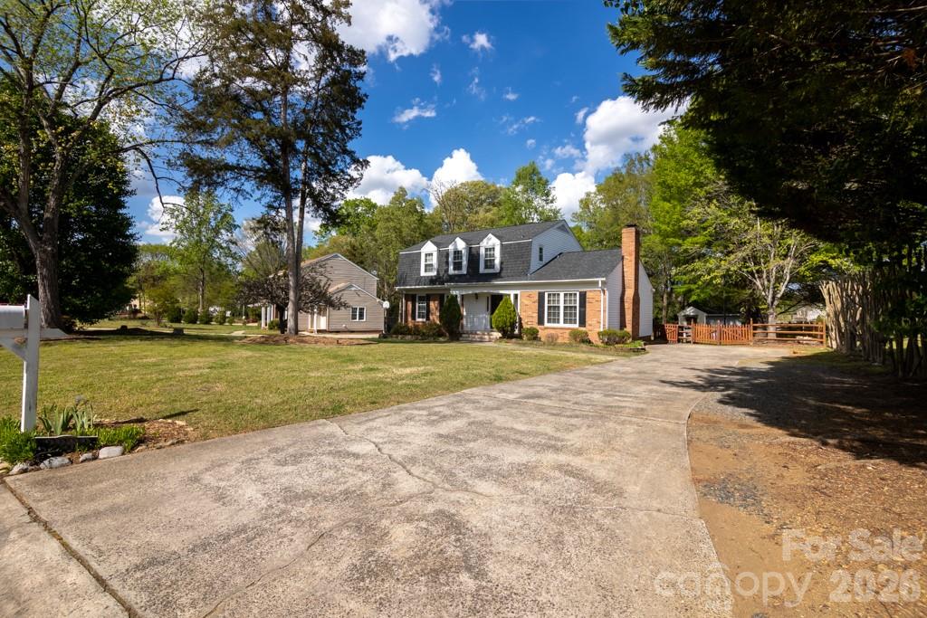 2232 Lawton Bluff Road — Charlotte