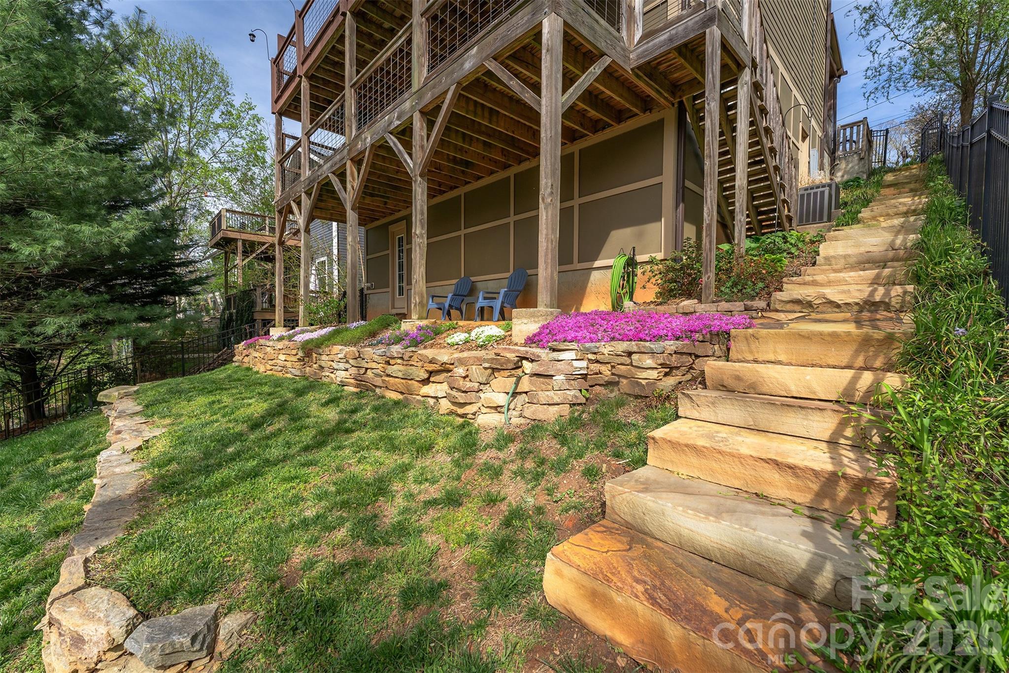 101 Courtland Avenue — Asheville