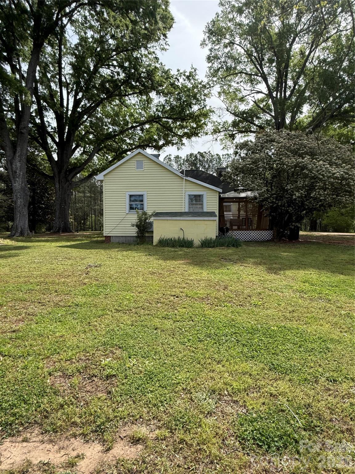 12173 Old Douglass Road — Blackstock