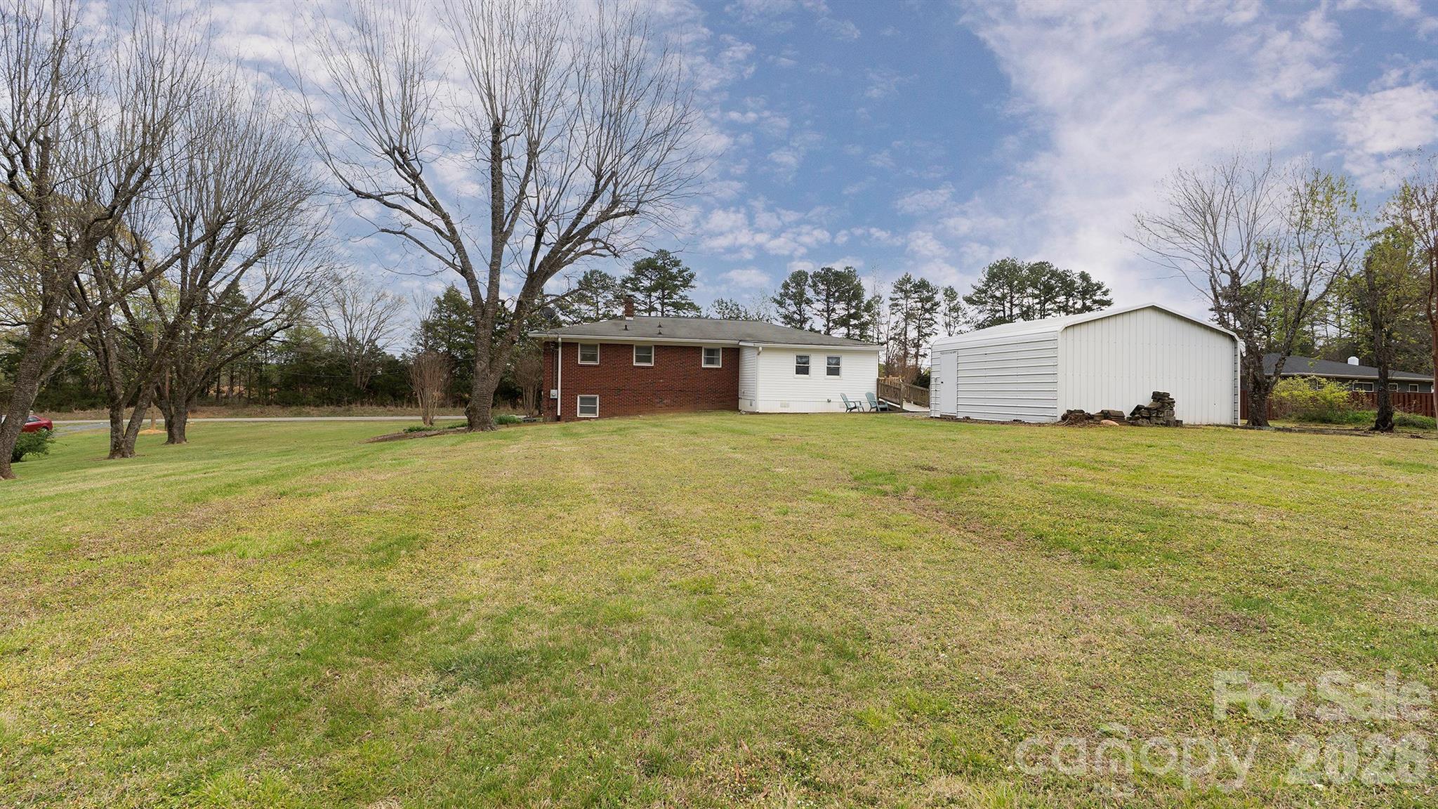 2700 Mount Pleasant Road S — Mount Pleasant