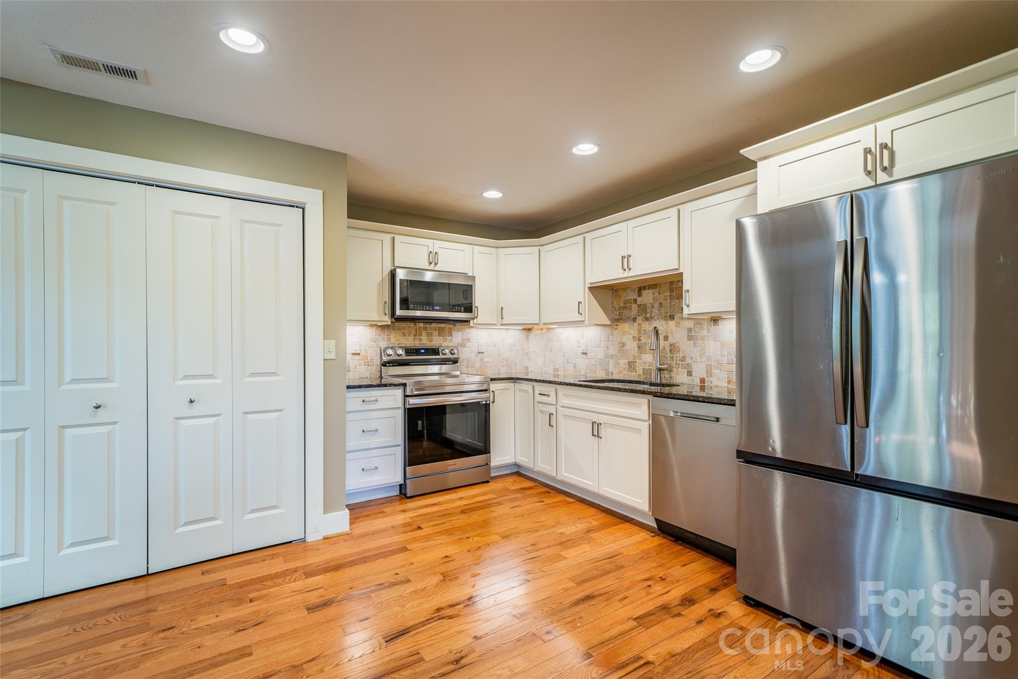328 Old Greenville Road — Zirconia
