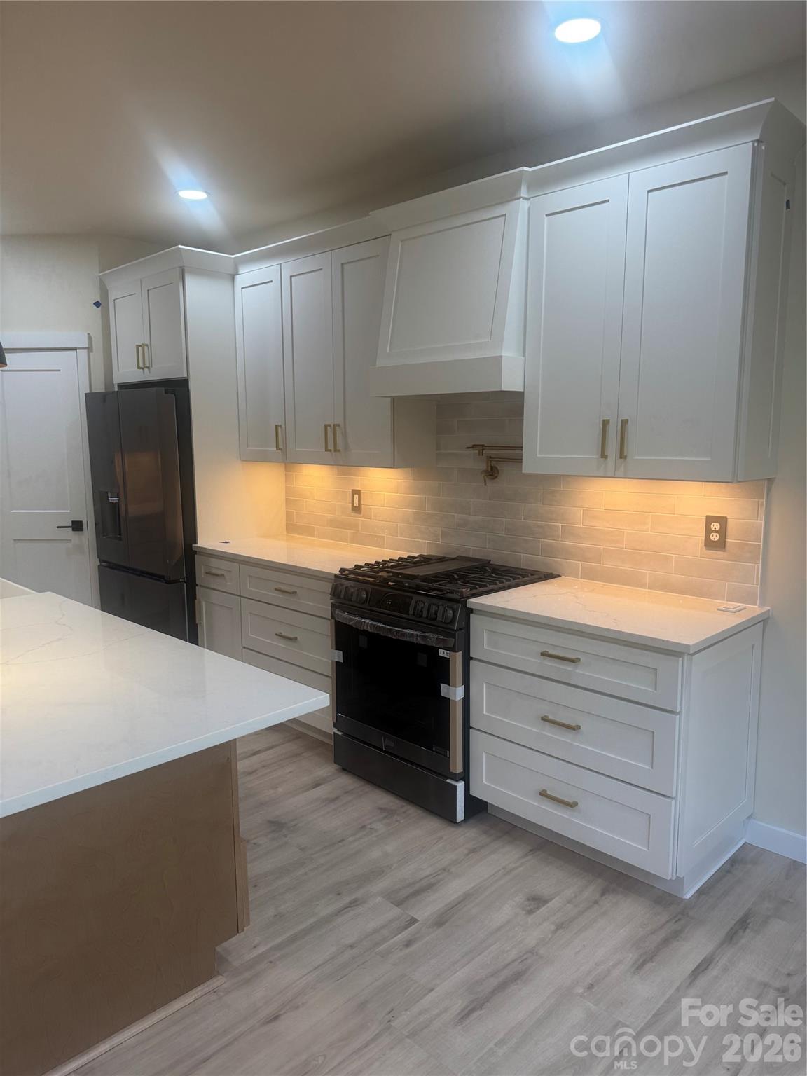 2520 27th Avenue Circle NE — Hickory