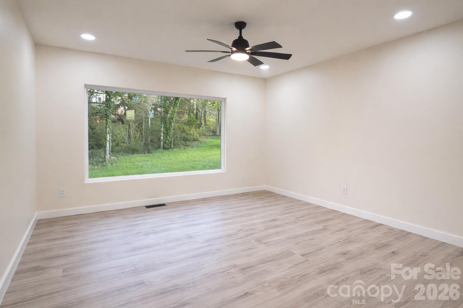 2520 27th Avenue Circle NE — Hickory