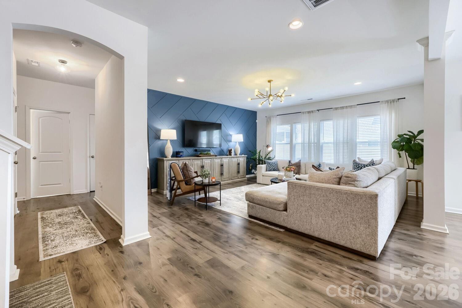 7004 Duncan Acres Drive #142 — Belmont