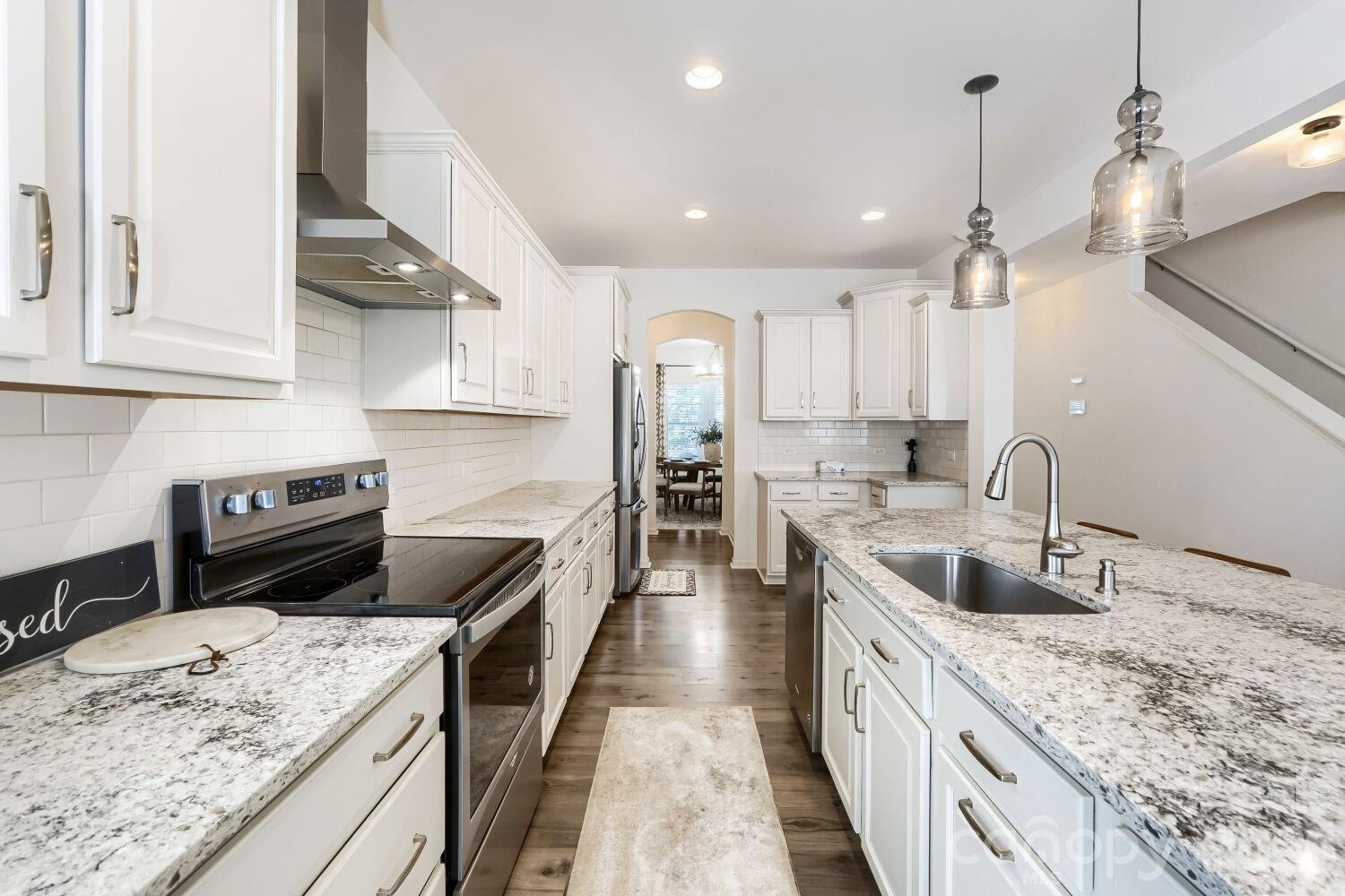 7004 Duncan Acres Drive #142 — Belmont