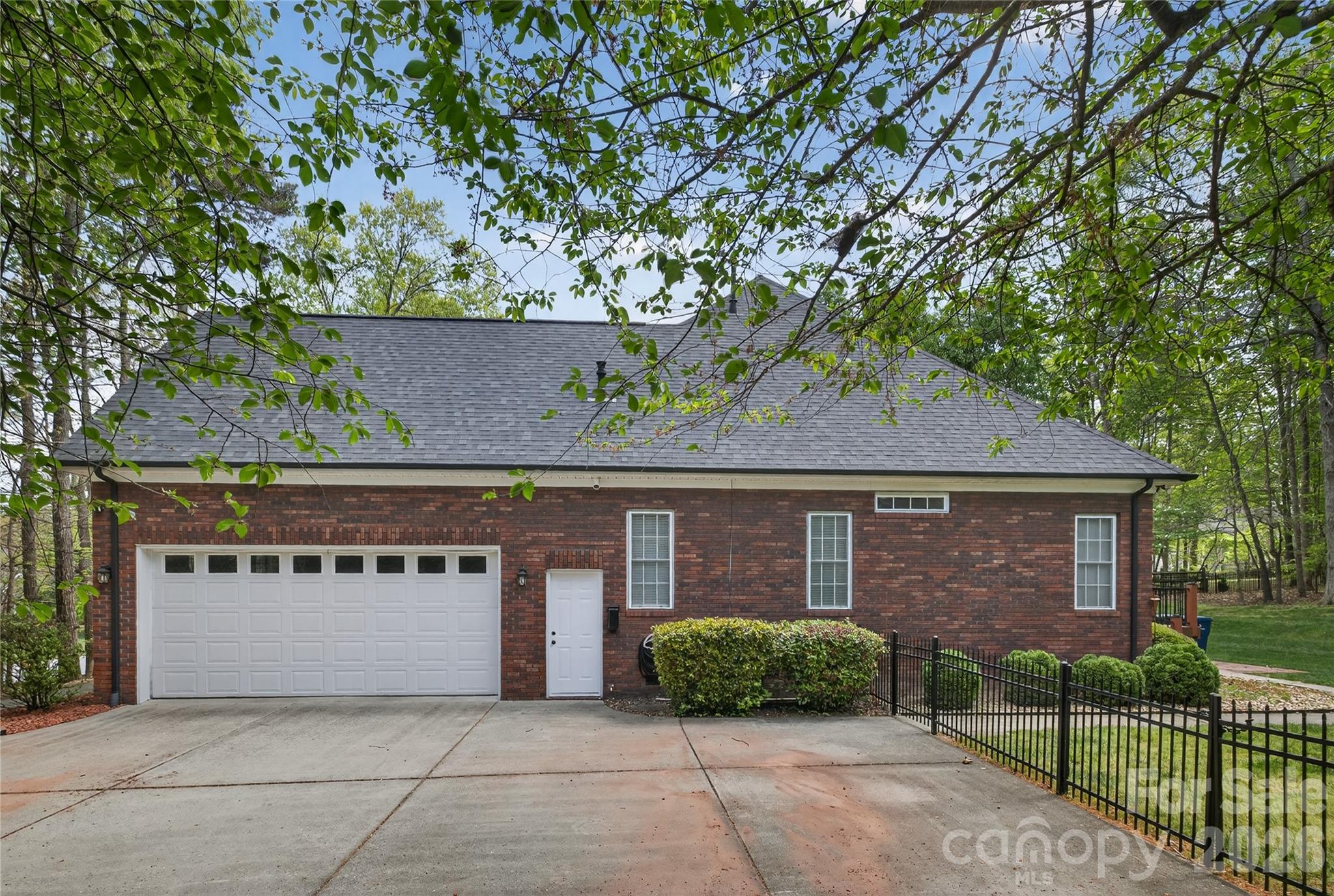 4854 Huddersfield Drive — Harrisburg