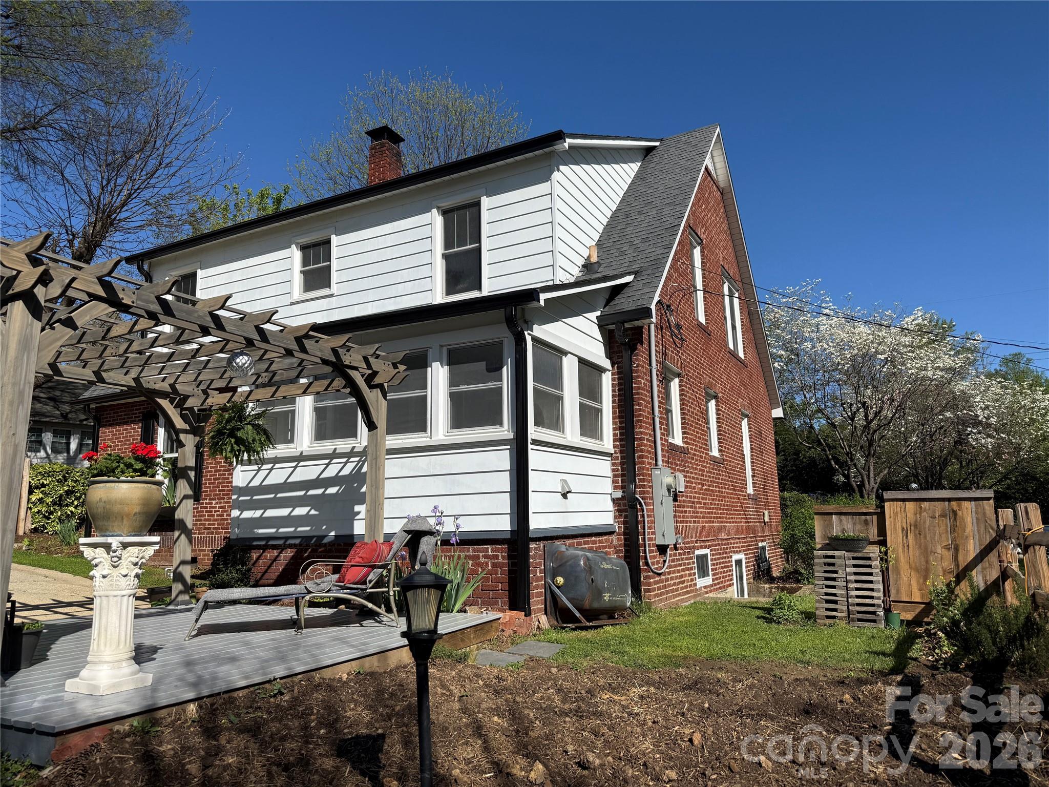 110 Lincoln Avenue — Marion