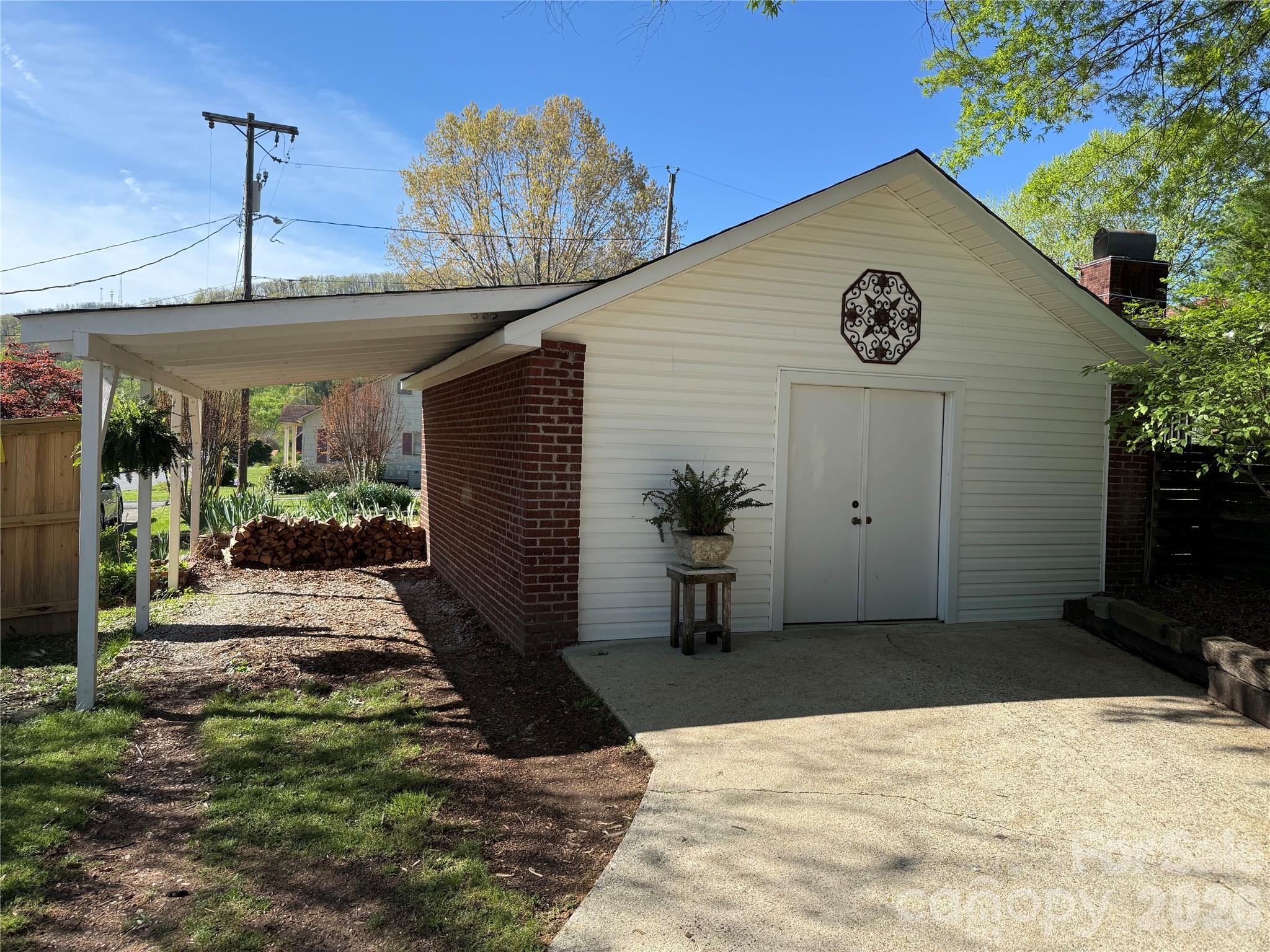 110 Lincoln Avenue — Marion