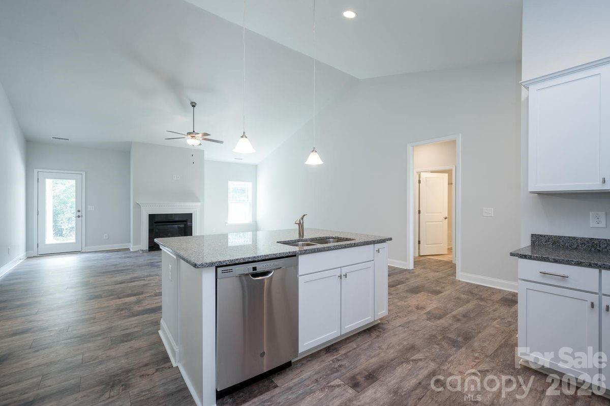 1007 Penarth Court #18 — Catawba