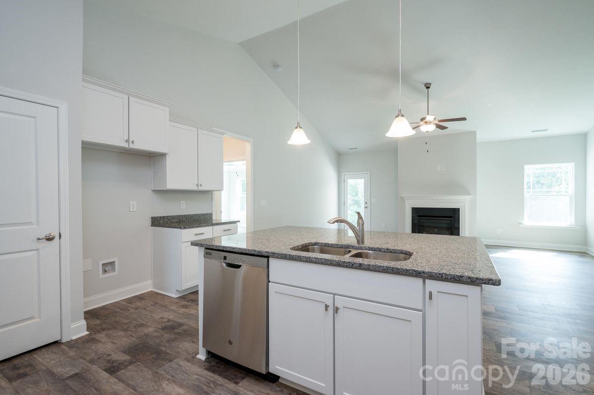 1007 Penarth Court #18 — Catawba