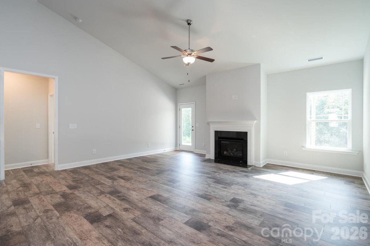 1007 Penarth Court #18 — Catawba
