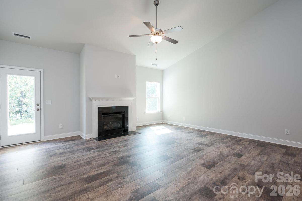 1007 Penarth Court #18 — Catawba