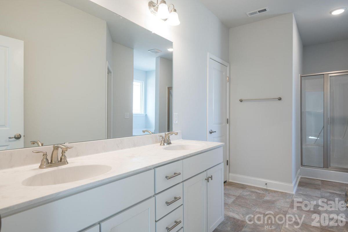1007 Penarth Court #18 — Catawba