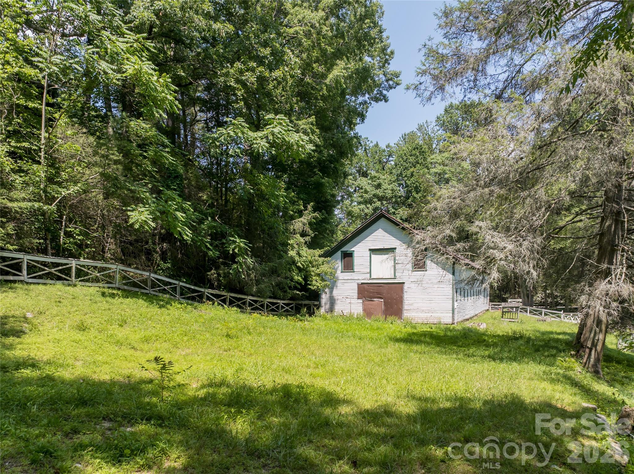 34 Oak Gate Drive — Hendersonville