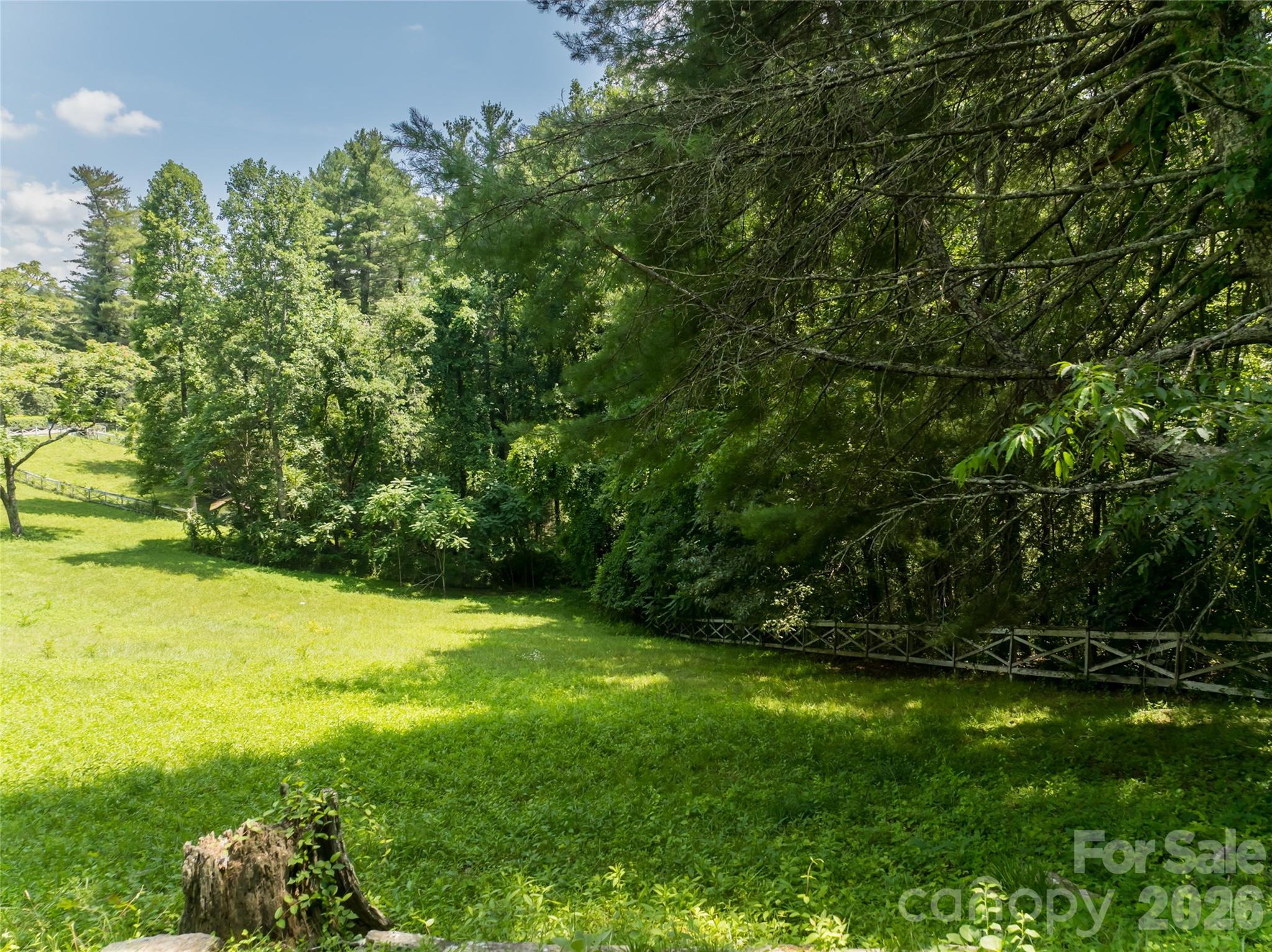 34 Oak Gate Drive — Hendersonville