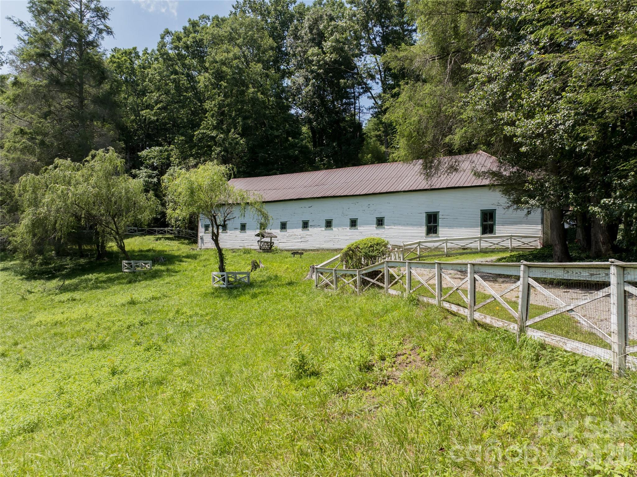 34 Oak Gate Drive — Hendersonville