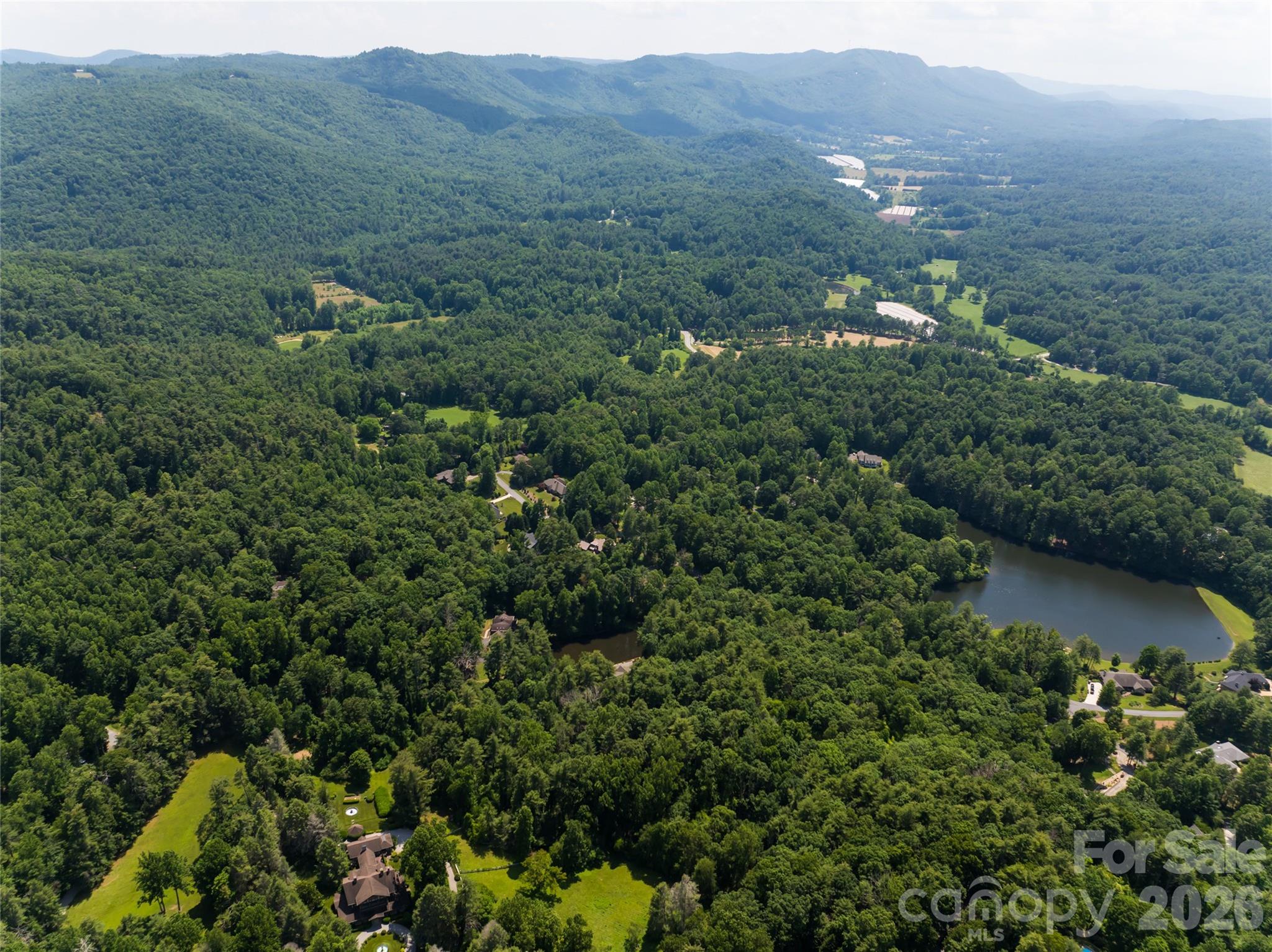 34 Oak Gate Drive — Hendersonville