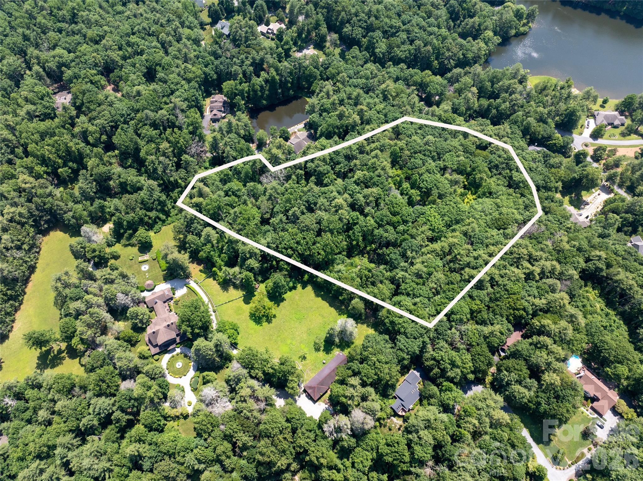 34 Oak Gate Drive — Hendersonville