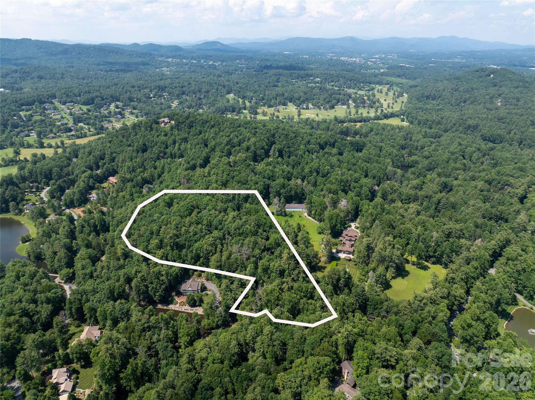 34 Oak Gate Drive — Hendersonville