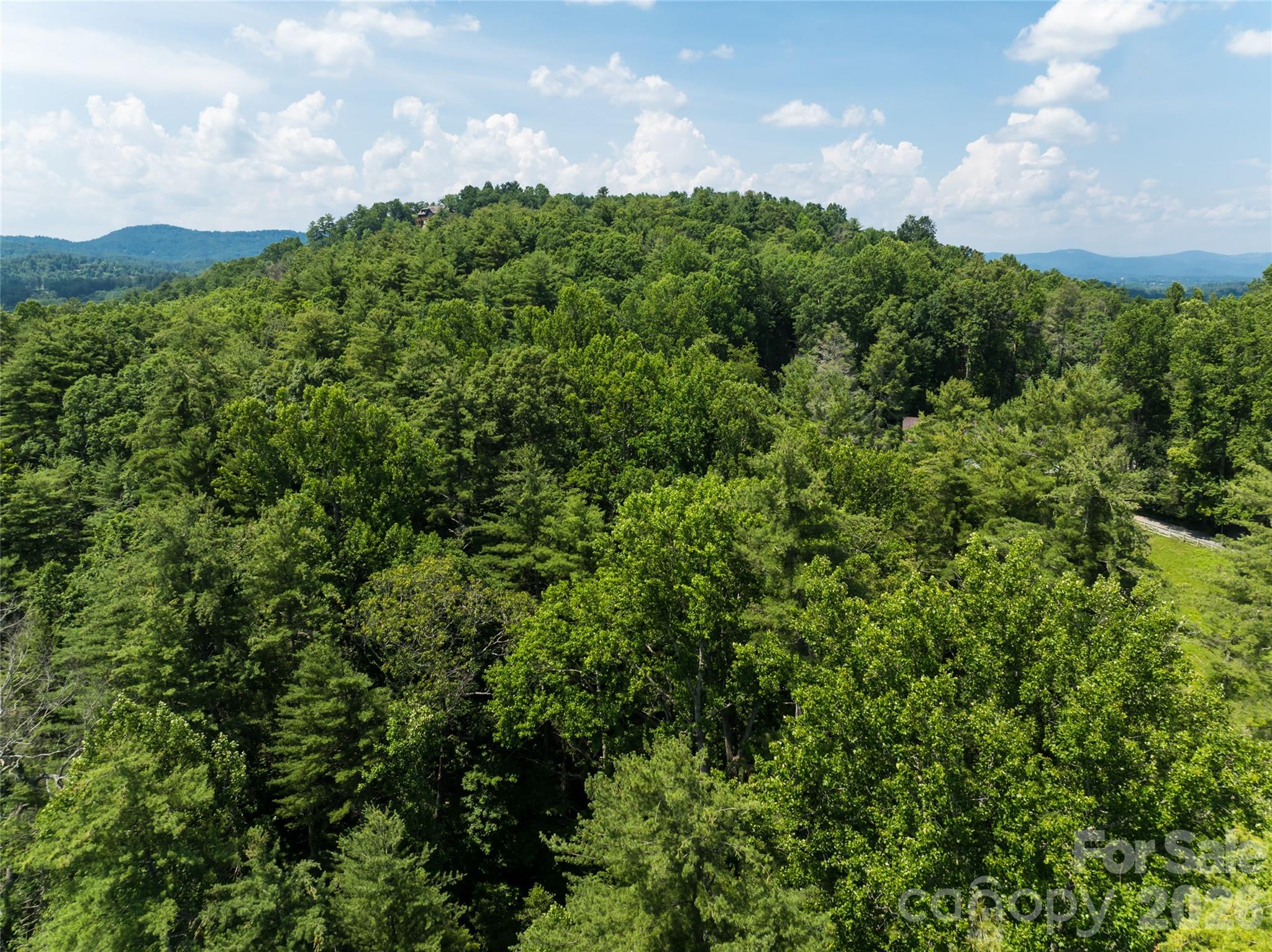 34 Oak Gate Drive — Hendersonville