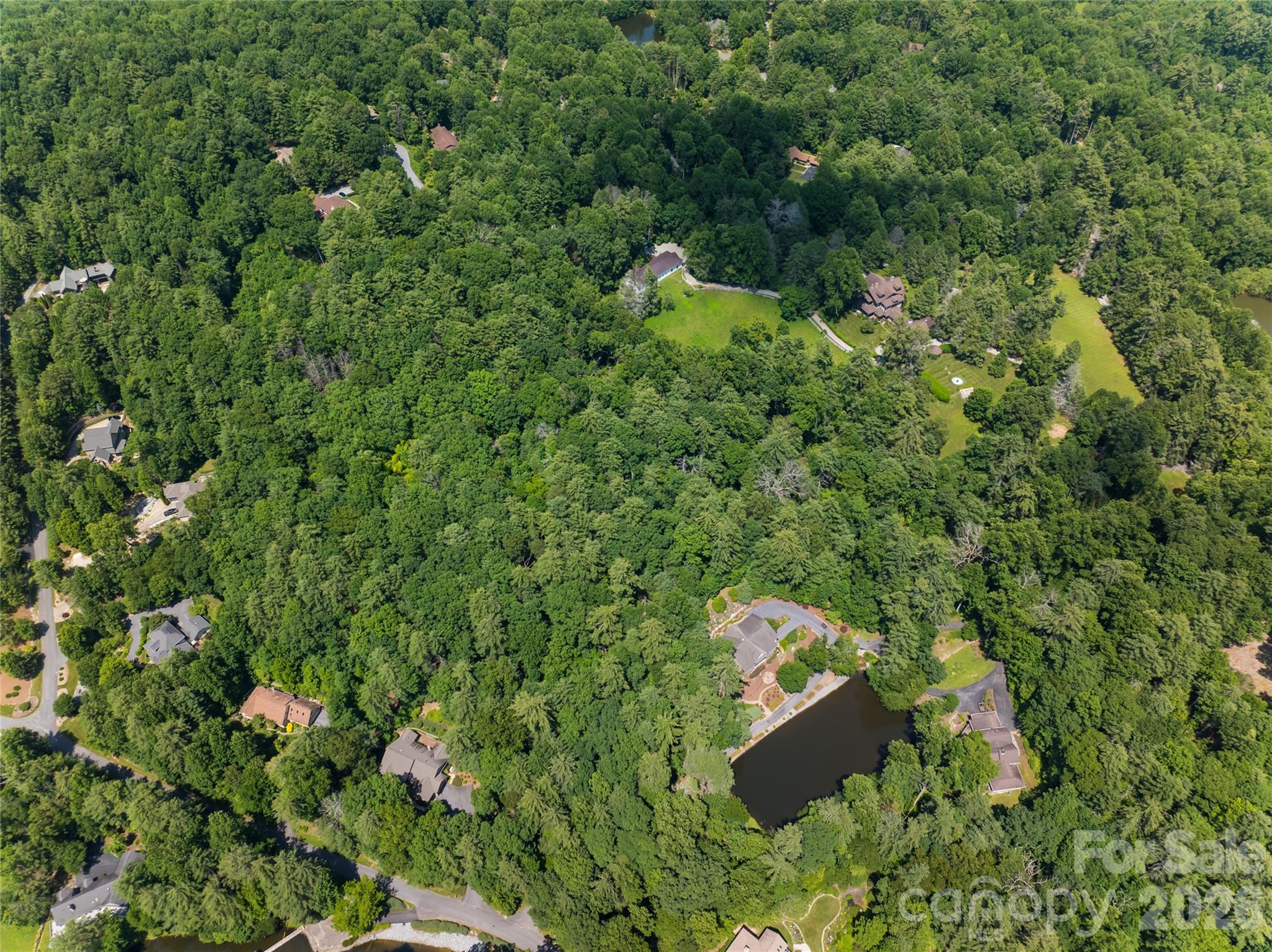 34 Oak Gate Drive — Hendersonville