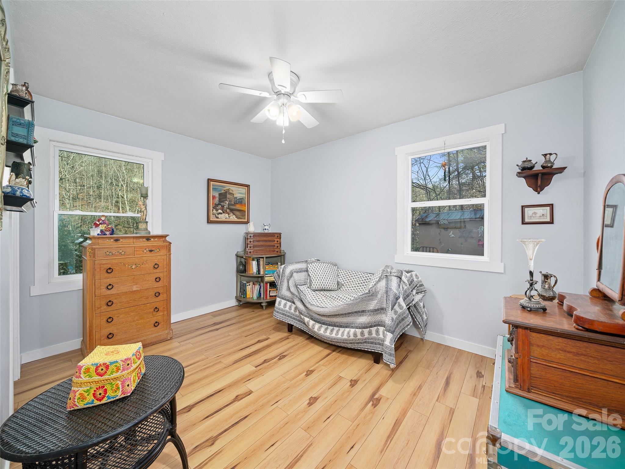 1280 Old Mine Fork Road — Burnsville