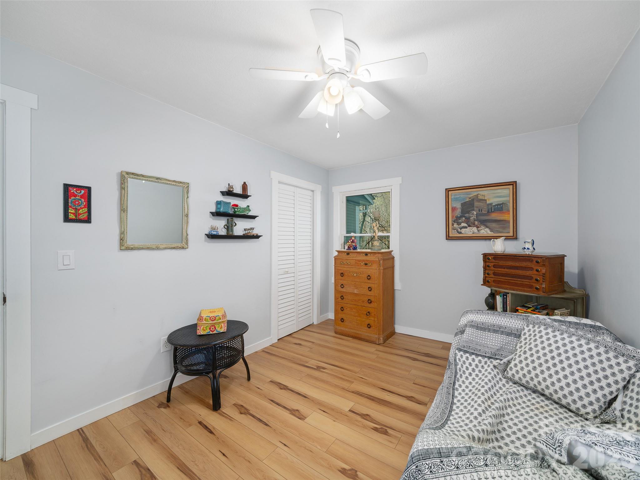 1280 Old Mine Fork Road — Burnsville