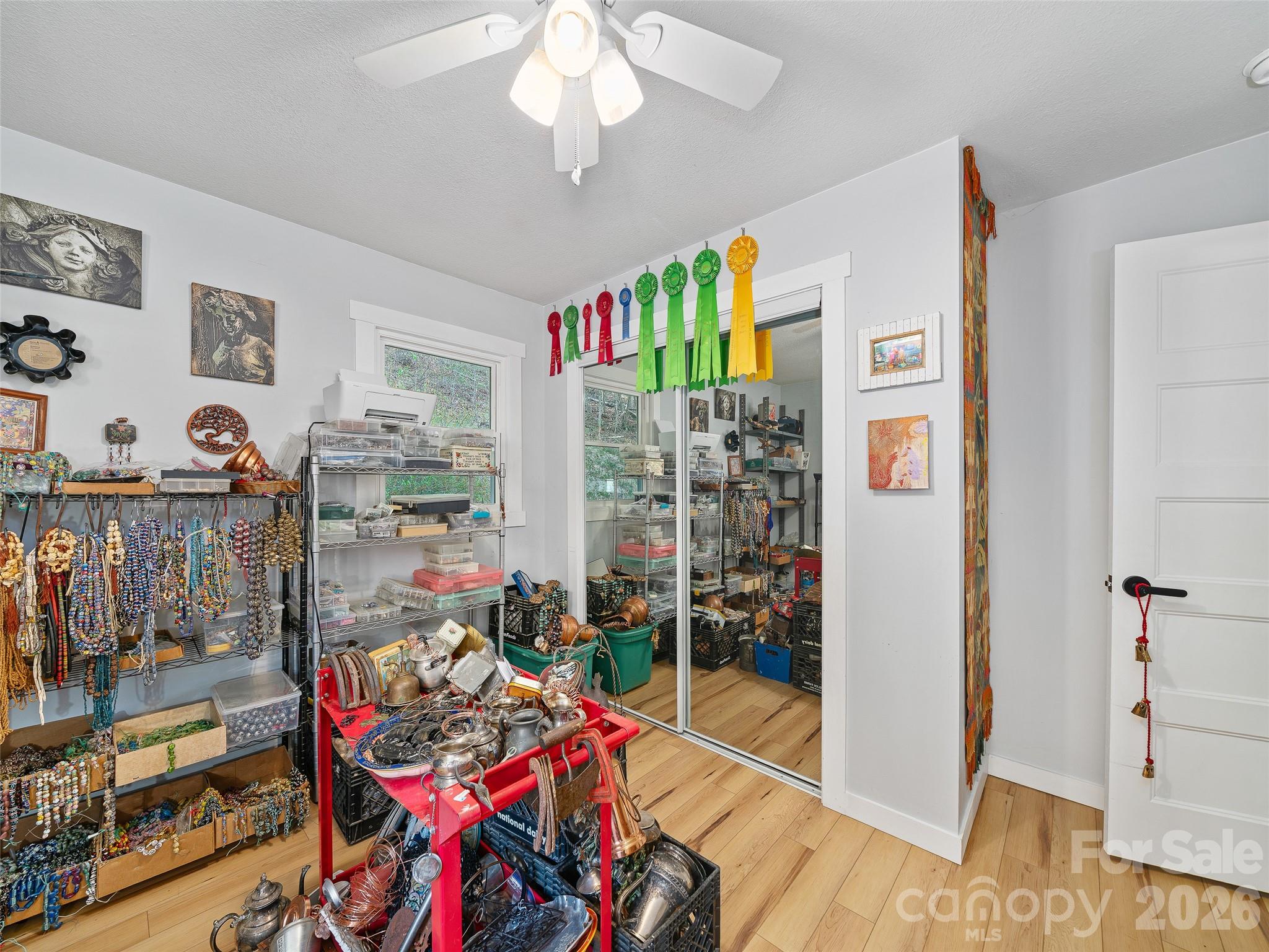 1280 Old Mine Fork Road — Burnsville