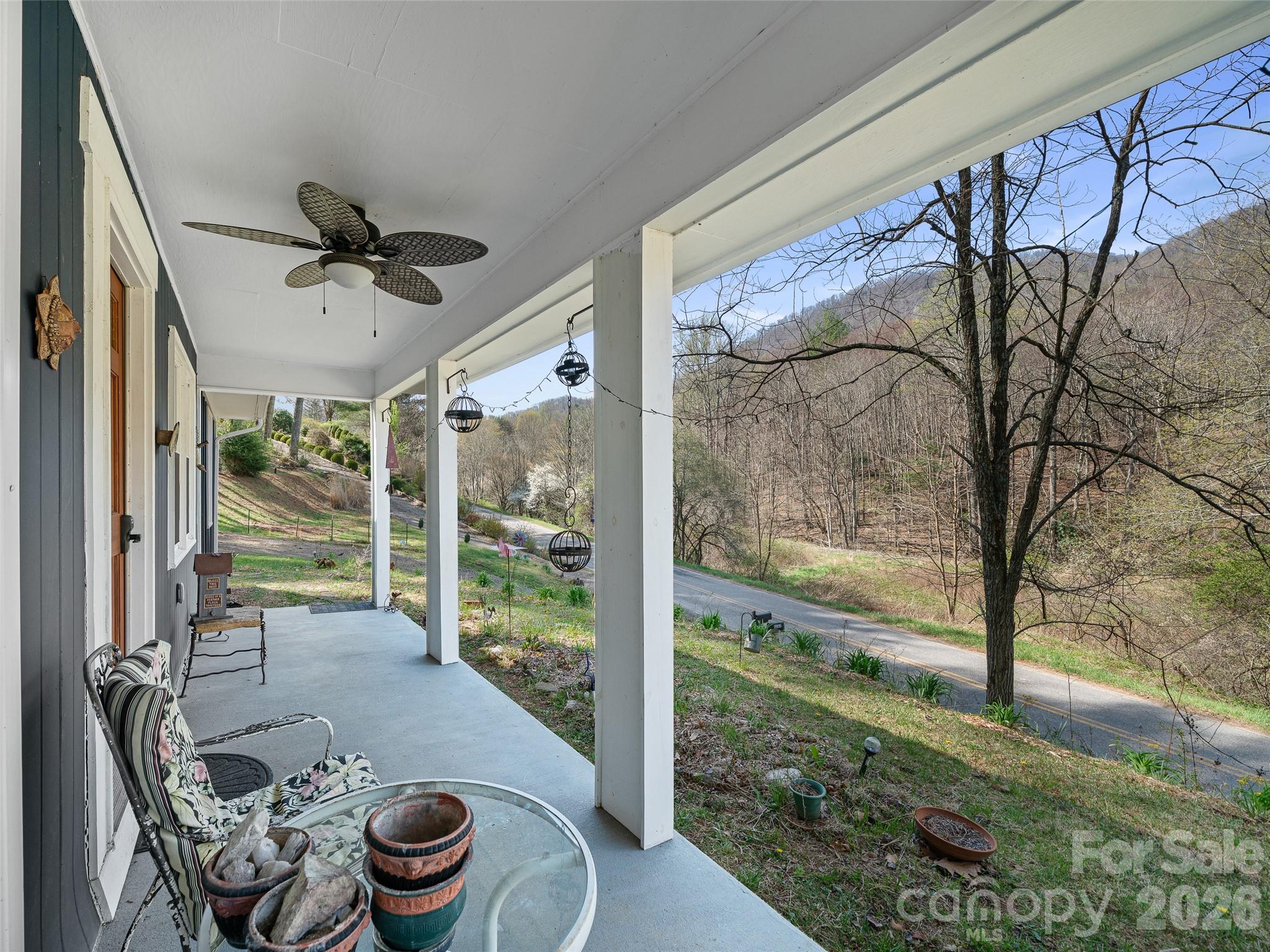 1280 Old Mine Fork Road — Burnsville
