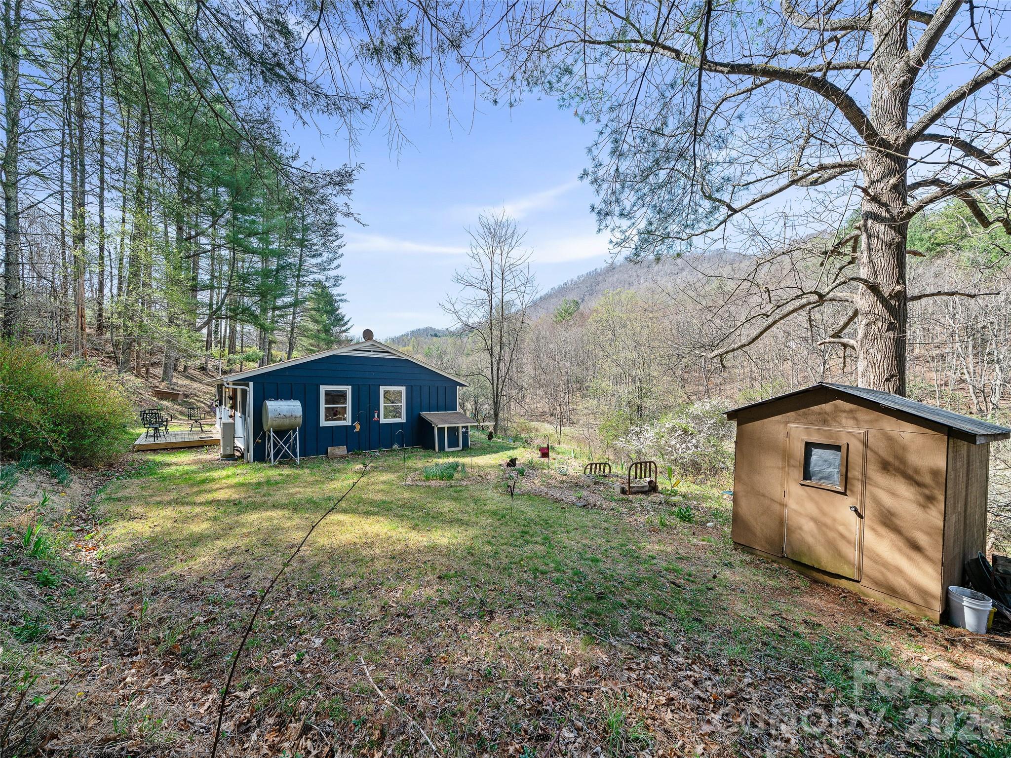 1280 Old Mine Fork Road — Burnsville